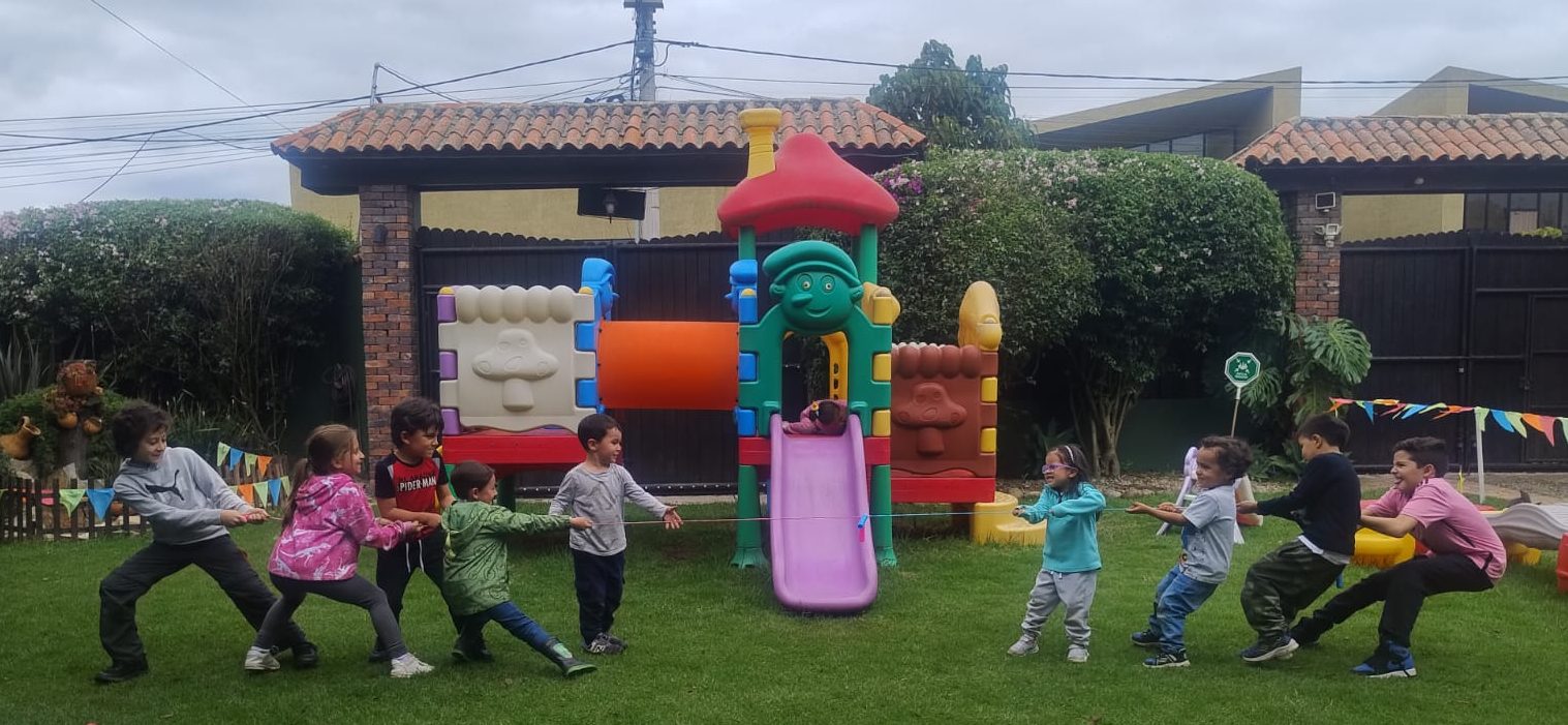 Kids Tree Learning Club – Jardín en Cajicá – Campestre, montessori y bilingüe Kids Tree Learning Club - Jardín en Cajicá - Campestre, montessori y bilingüe
