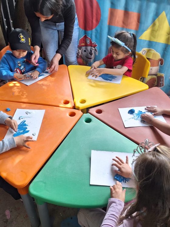 Experiencia en Arte y Creatividad en Kids Tree Jardín Campestre Montessori Bilingüe Cajicá