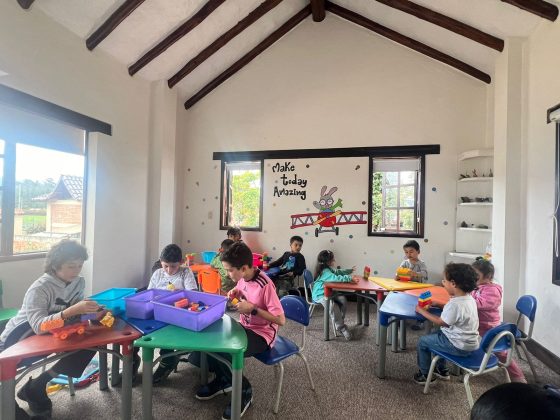 Clase de Aprendizaje de Robótica y STEAM Jardín Campestre Montessori Bilingüe Cajicá